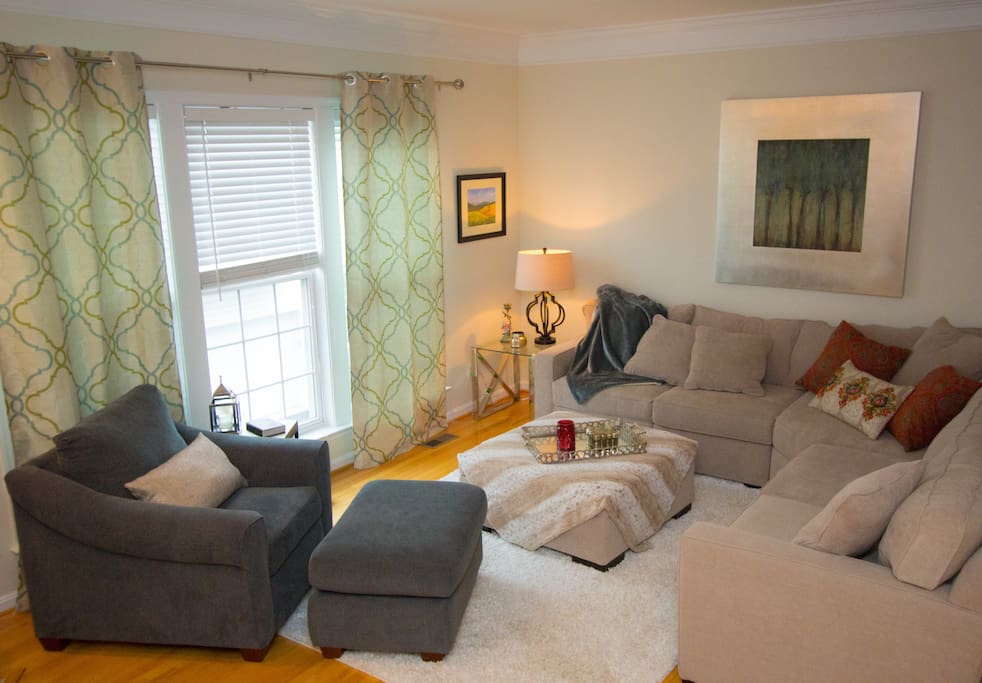 2nd floor Living Area: Dining room adjacent