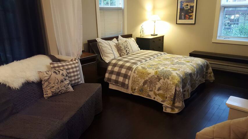 Studio near ski resorts including breakfast.