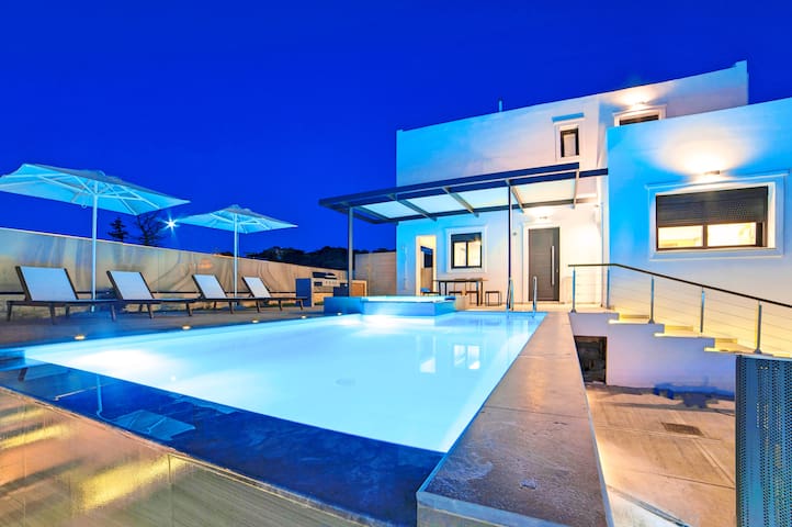 Perla Villas 2 Heated Pools