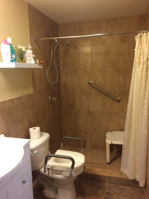 Bathroom of master bedroom 1