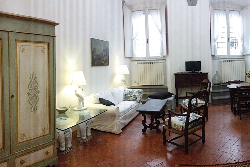 living room with double sofa-bed