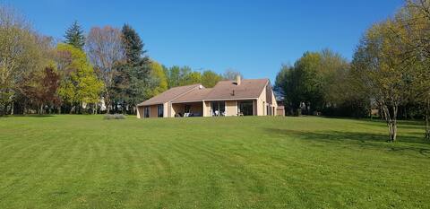 House with a very large garden in quiet Anjou