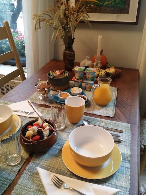 Delicious breakfast, featuring fresh seasonal fruit and warm, just-baked breads.