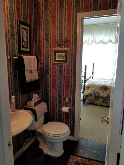 Full bath off attached to guest BR