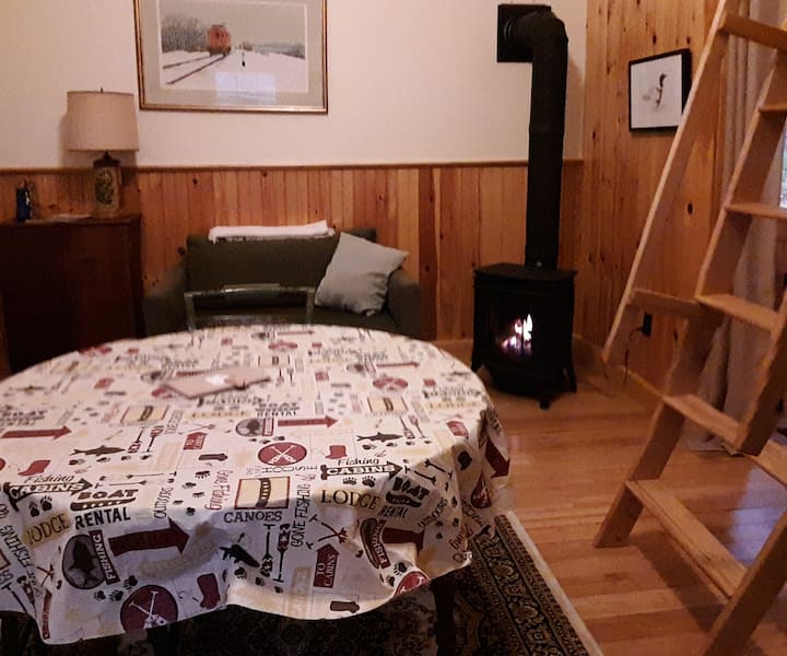 Quiet Retreat; Barker Pond Farm Cabins, LLC Pine Guesthouses for