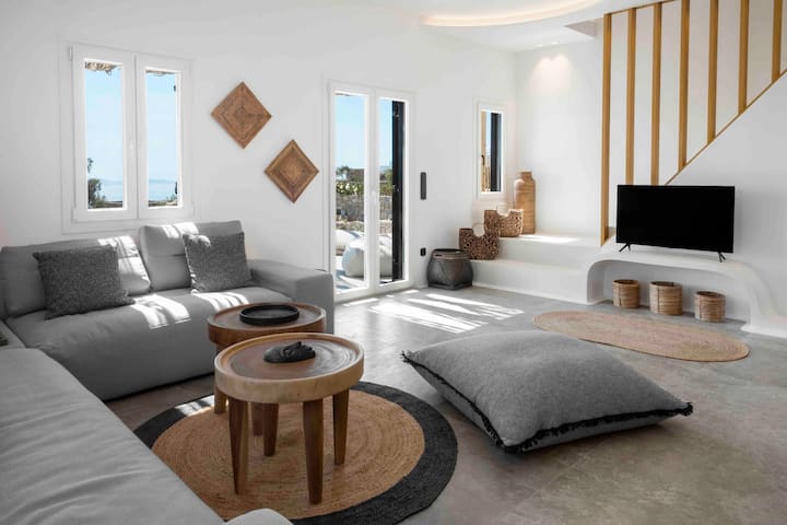 Saint L. Heated Pool Sunset Villa- Three Bedrooms - Mykonos