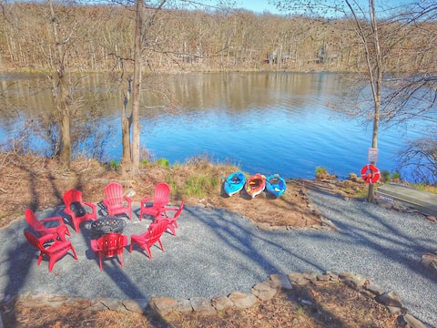 Huge Comfy Lakefront: Kayaks-Game rms-Firepit-Pets
