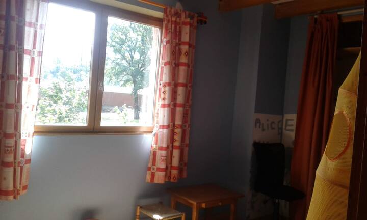 غرفة نوم 2 بسرير واحد