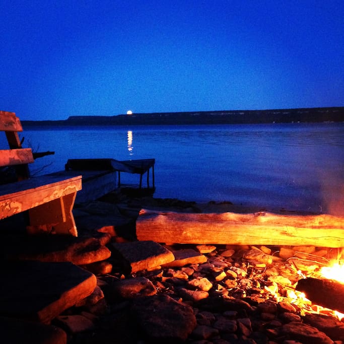 Book during a full moon. Just gorgeous!