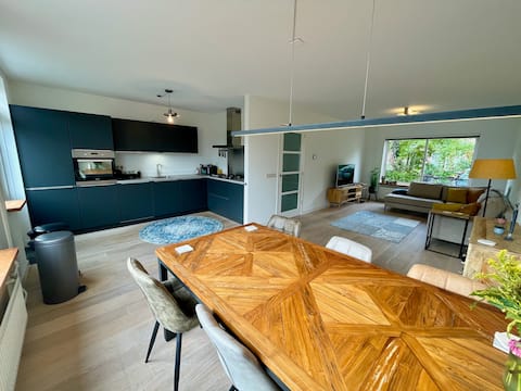 Free Parking, Private Backyard, BBQ