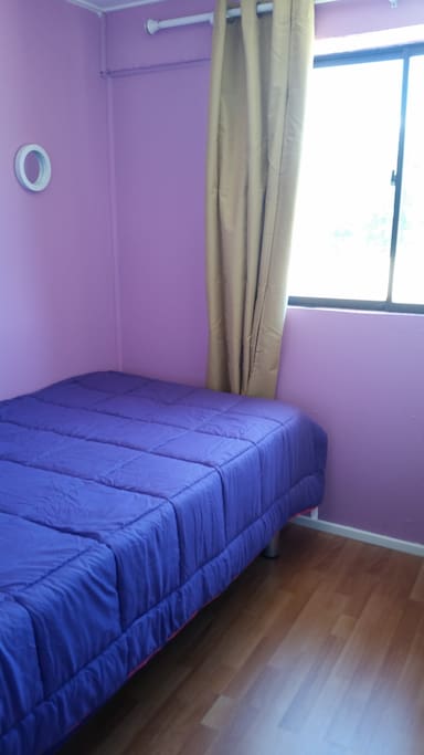 Pieza cama 1.5 plazas y velador