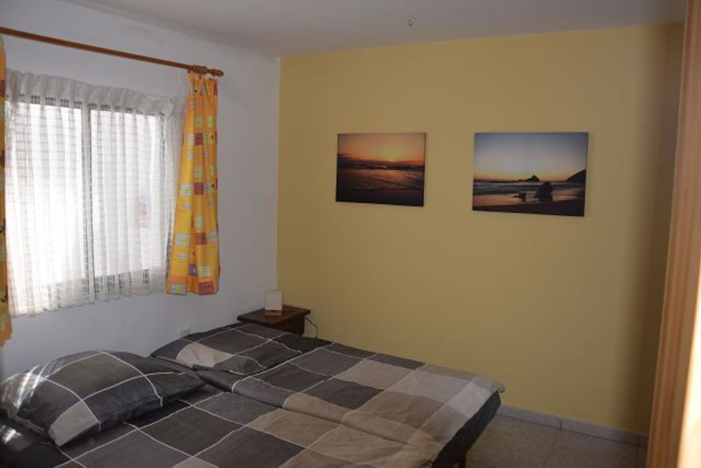 Schlafzimmer 1