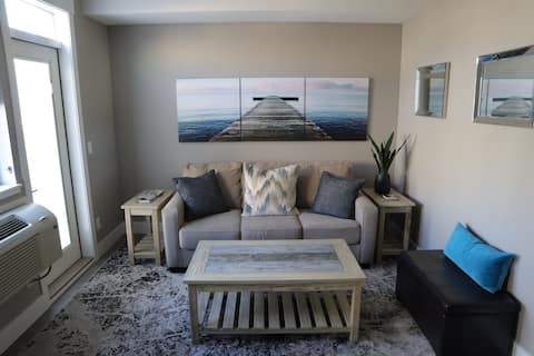 Modern Top Floor Unit