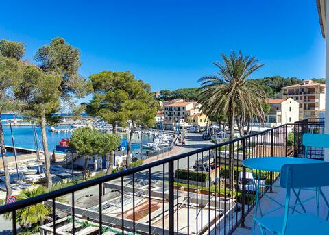 Marea Renovated Apartment Sea View Easyelba