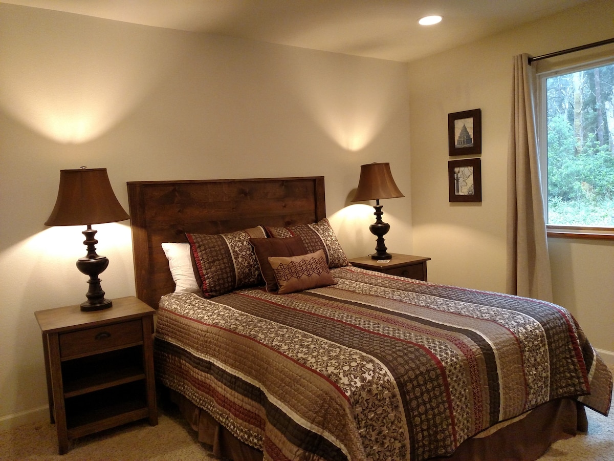 Спалня на основно ниво - нов матрак и спално бельо