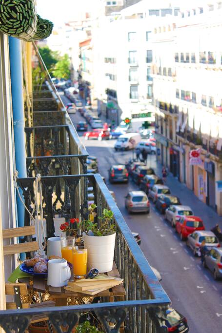 It's a nice morning for breakfast at the balcony...