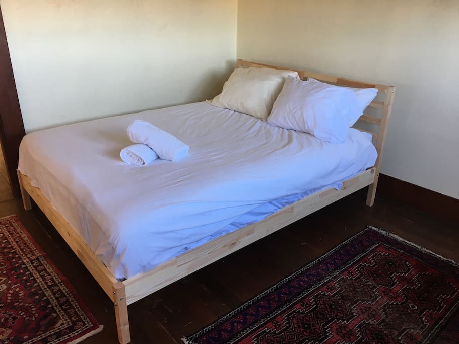 Queen size bed