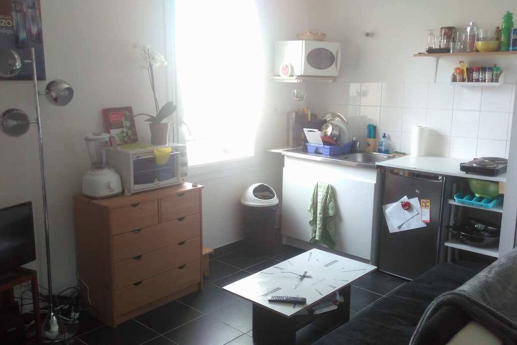 frigo, four, plaque de cuisson, micro ondes