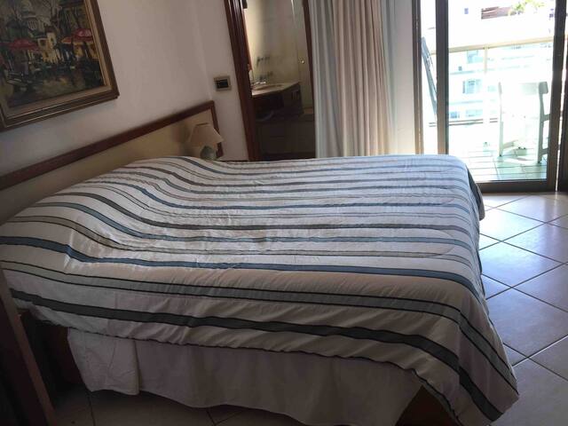 Ipanema duas suites serviços garagem quadra praia gallery image 4