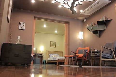 Beautiful entire house!Near Hongdae sta.&main str.