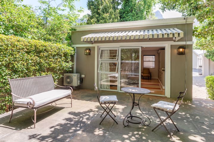 Rondebosch Vacation Rentals & Homes - Rondebosch, Cape Town, South ...