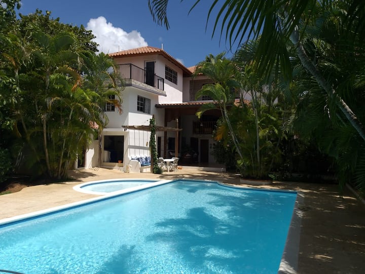 Villa Las Piedras. Houses for Rent in La Romana, La Romana, Dominican