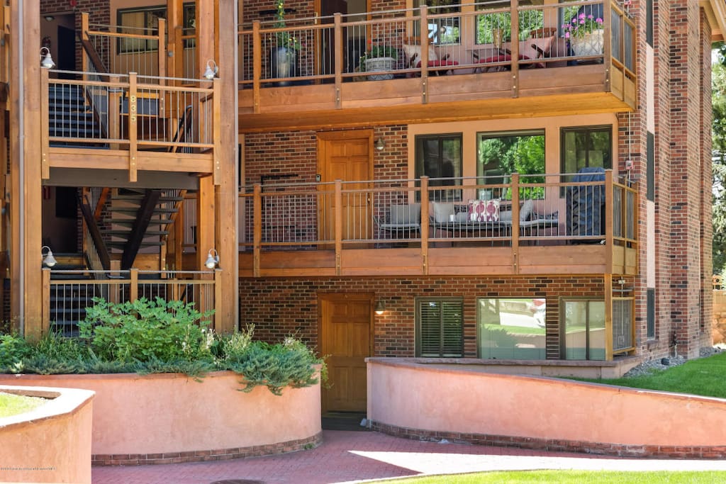 Outside Deck with Grill