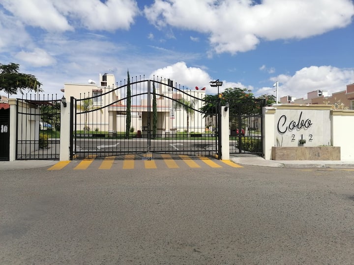 Lively home in Peña Flor Houses for Rent in Santiago de Querétaro