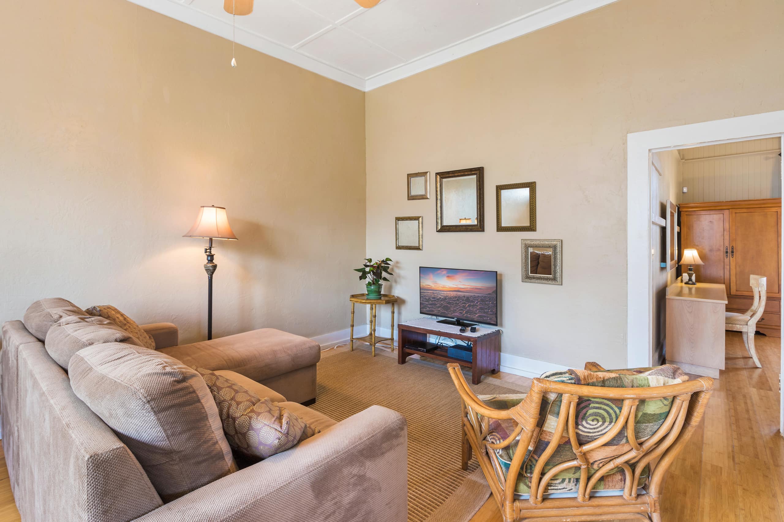 Renovated Plantation Home; Walk into Wailuku Town! - Image 4