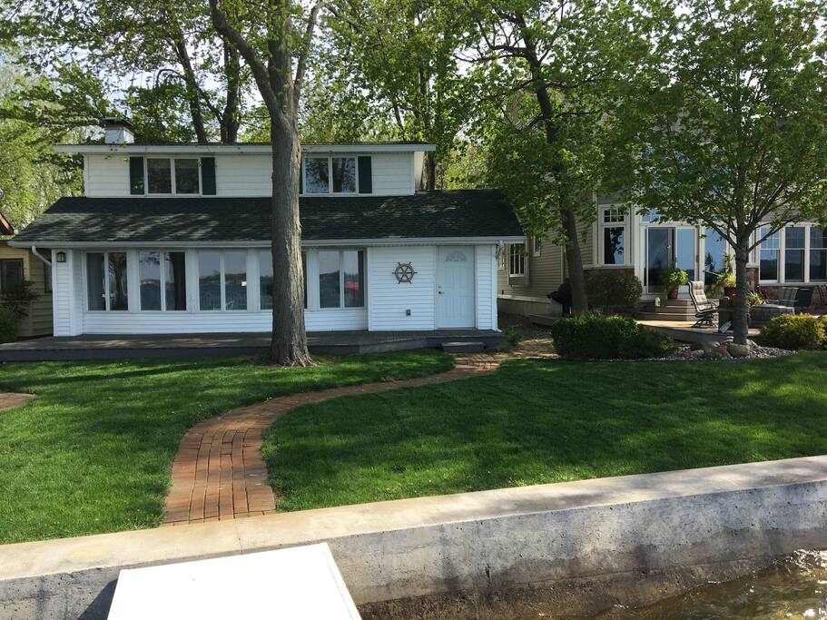 Lake Side w/ Deck