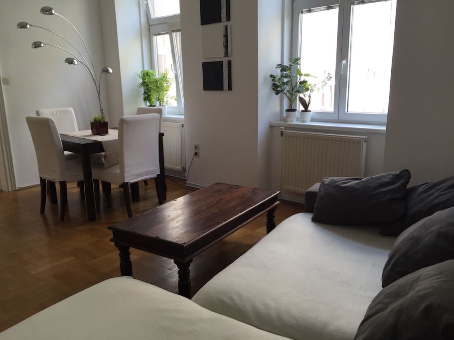 Wohnzimmer/ Living Room