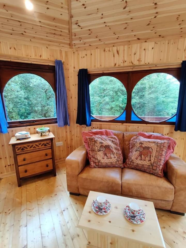 Delightful 2 Cabin Rural, Riverside Retreat - Bantry