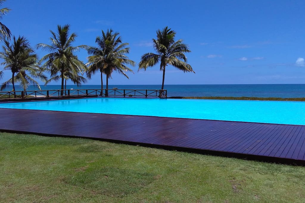 Piscina de borda infinita