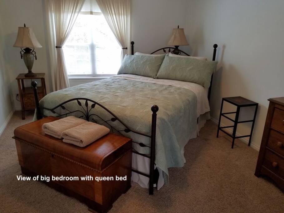 Big bedroom with queen bed