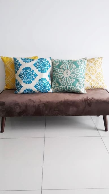 Living Hall - Bench with Geometric Pattern Cushions