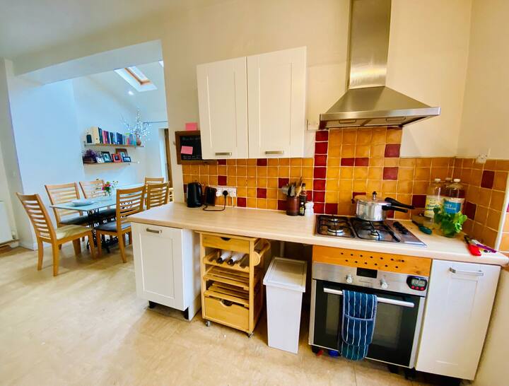 Spacious Double With Unique Period Features & Tv - Manchester