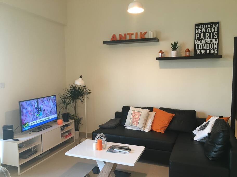 Sofa + TV