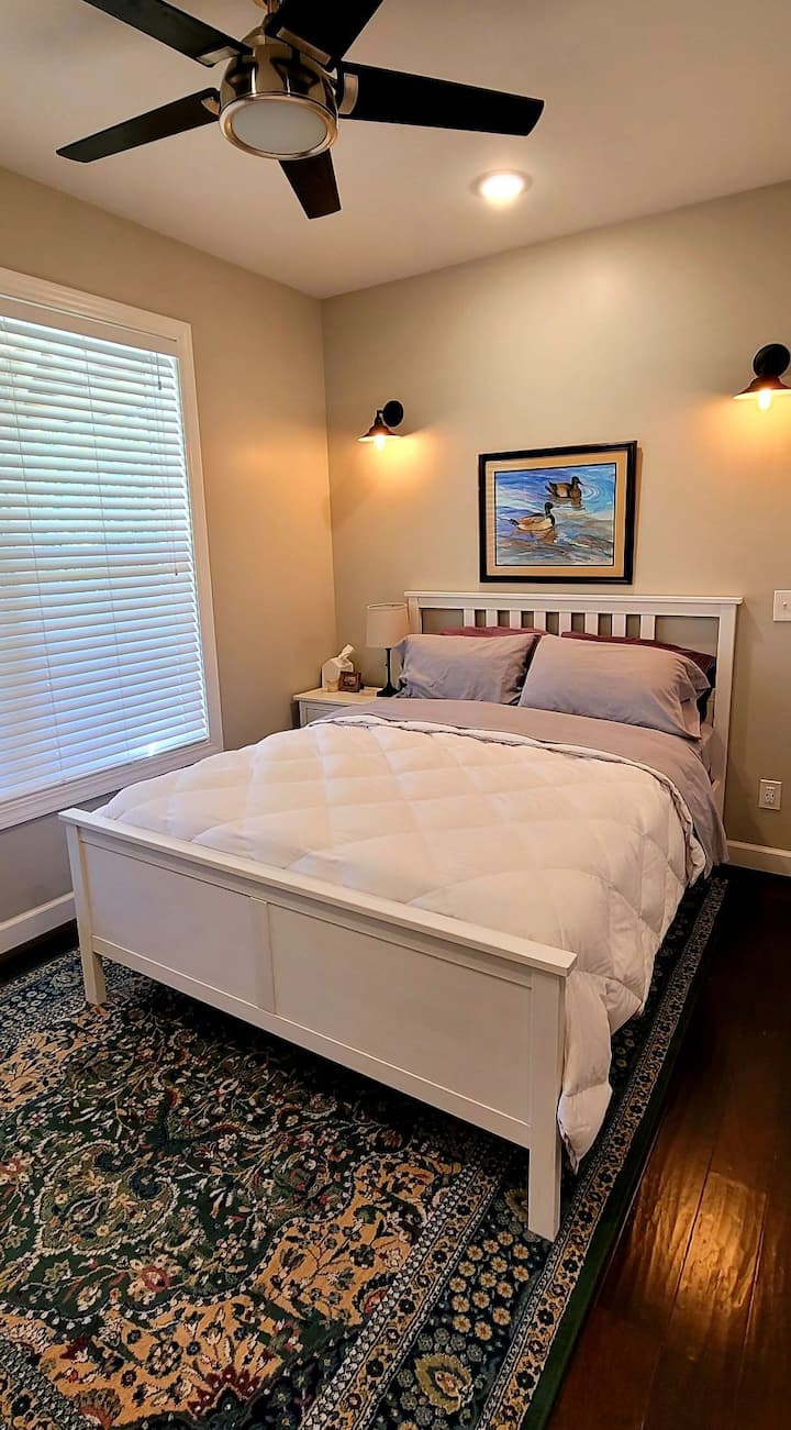 Master bedroom, located on the ground floor. 
