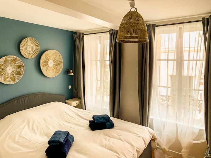 Ghorofa ya 1: chumba cha kulala "Olivia" na bafu na ofisi yake. Lit 160 x 200 sentimita