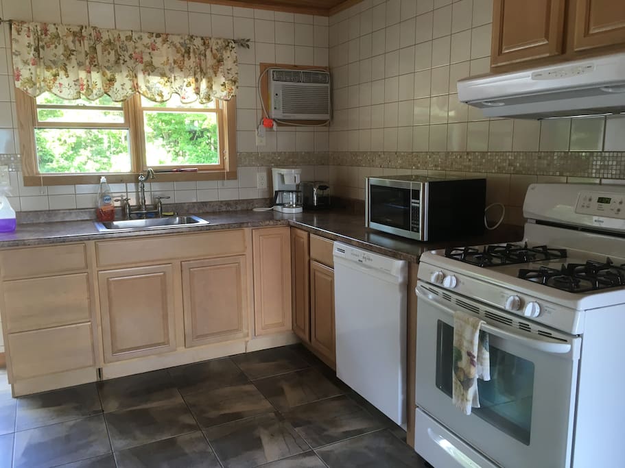complete kitchen