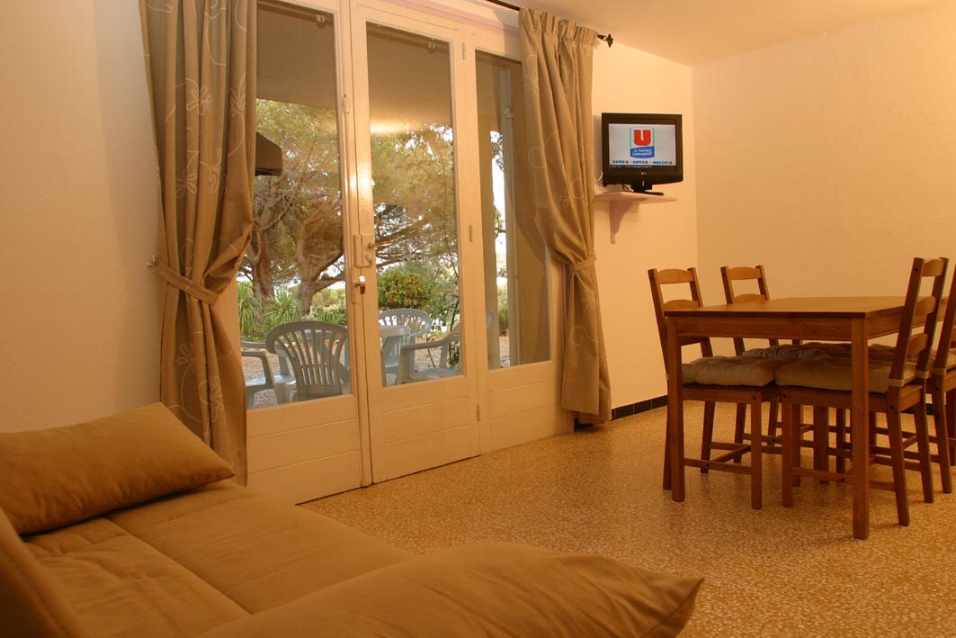 rozkladacia pohovka pre 2 osoby