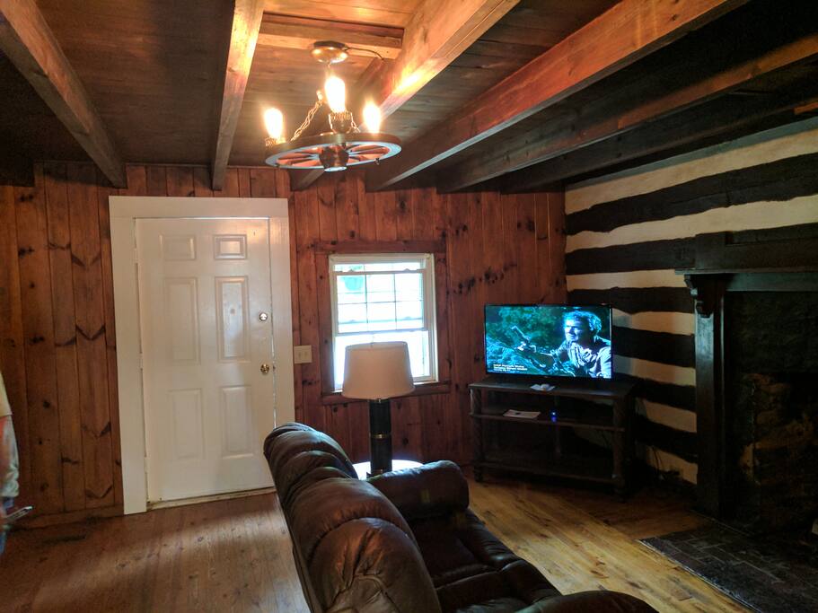 43-inch TVs ln Living room and
Bedroom