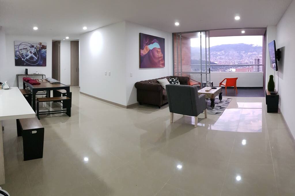 Comedor, Sala y Balcón