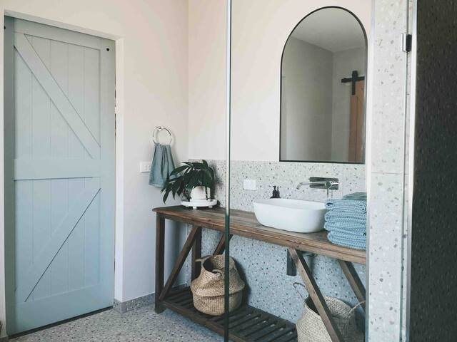 Seafolk House: Barwon Heads FAB view! gallery image 5