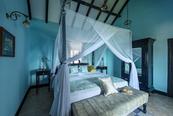 Luxury Sea View Suite: 17th Century Fort Tiracol