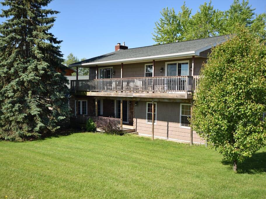 Tarhe Cottage at Indian Lake Cottages for Rent in Lakeview, Ohio, United States