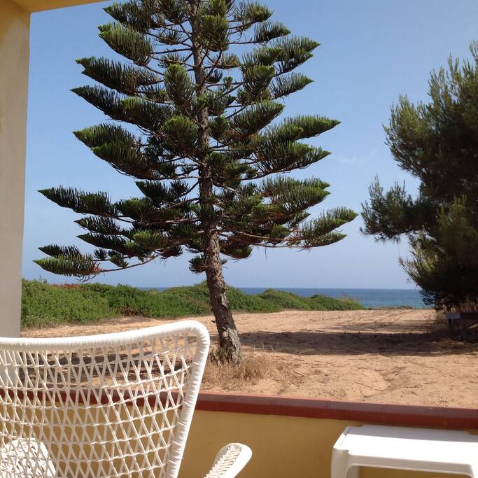 Ampia veranda attrezzata con vista sull'impareggiabile mare di Capopassero