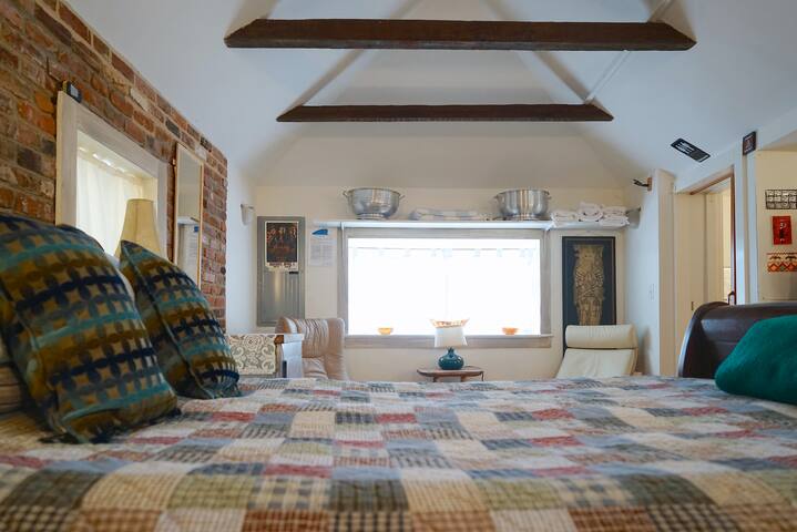 Popsicle Kitchen Studio In Belmont Flats For Rent In Charlottesville