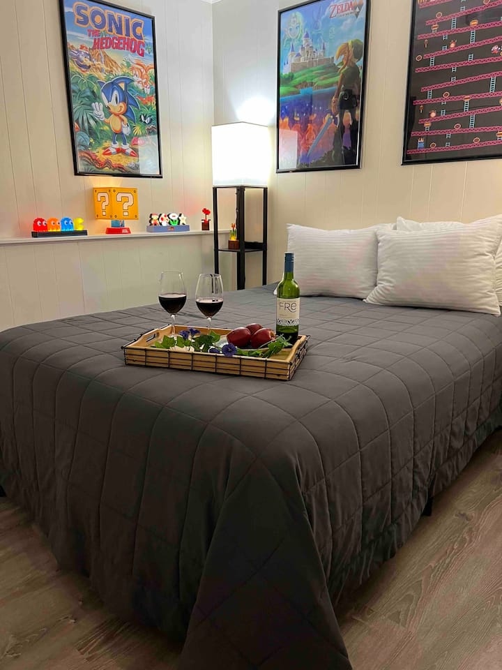 5mi To Airport! Retro Video Game Themed, Cozy&safe - Anchorage, AK