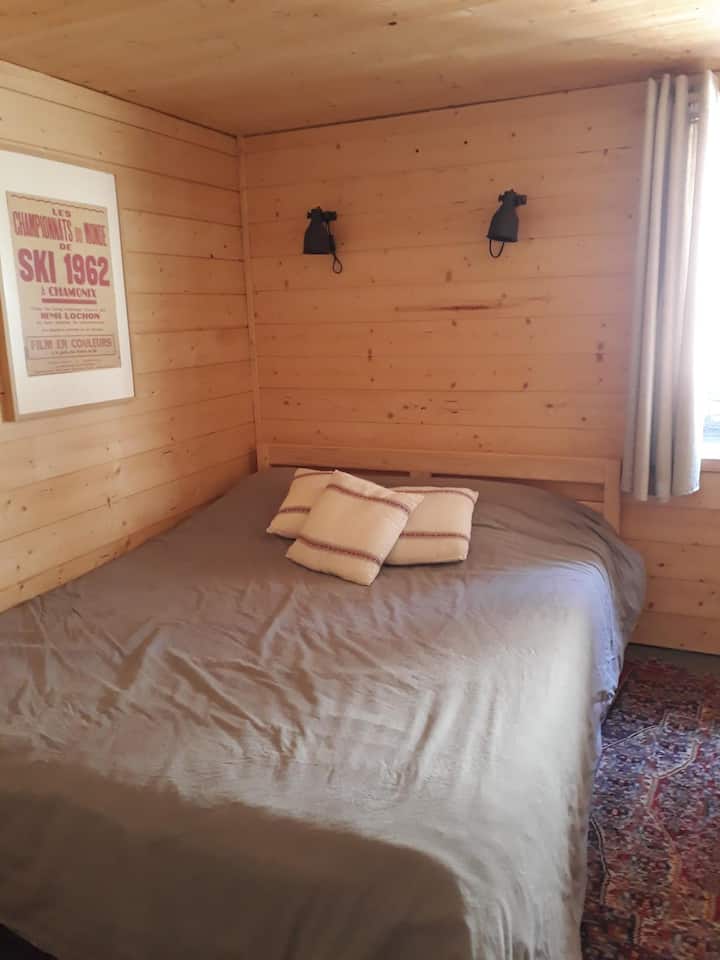 Jedna spavaća soba 2 kreveta